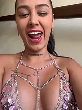 Snapshot of paisitahot1975 chatting on February 2025 07:05:01 PM paisitahot1975 online show from February 2025 07:05:01 PM