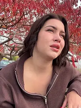 Snapshot of KikiWatson chatting on October 2025 07:20:01 AM KikiWatson online show from October 2025 07:20:01 AM