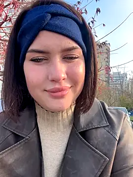 Snapshot of KikiWatson chatting on November 2025 07:08:02 AM KikiWatson online show from November 2025 07:08:02 AM