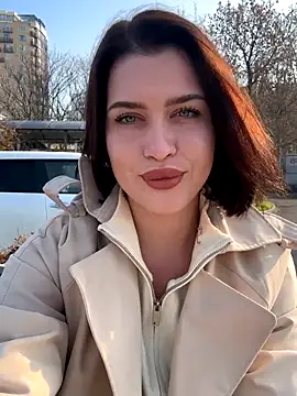 Snapshot of KikiWatson chatting on November 2025 07:06:02 AM KikiWatson online show from November 2025 07:06:02 AM