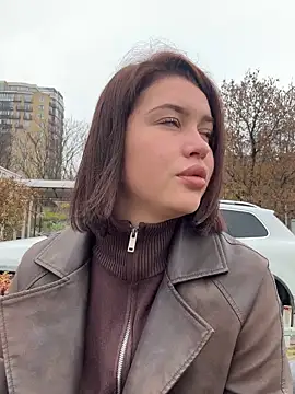 Snapshot of KikiWatson chatting on November 2025 07:07:01 AM KikiWatson online show from November 2025 07:07:01 AM