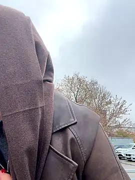 Snapshot of KikiWatson chatting on November 2025 07:18:01 AM KikiWatson online show from November 2025 07:18:01 AM