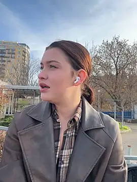 Snapshot of KikiWatson chatting on November 2025 06:56:02 AM KikiWatson online show from November 2025 06:56:02 AM