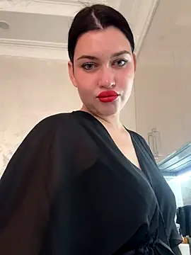 Snapshot of KikiWatson chatting on November 2025 09:01:01 AM KikiWatson online show from November 2025 09:01:01 AM