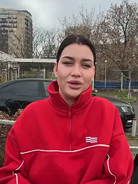 Snapshot of KikiWatson chatting on December 2025 07:35:01 AM KikiWatson online show from December 2025 07:35:01 AM