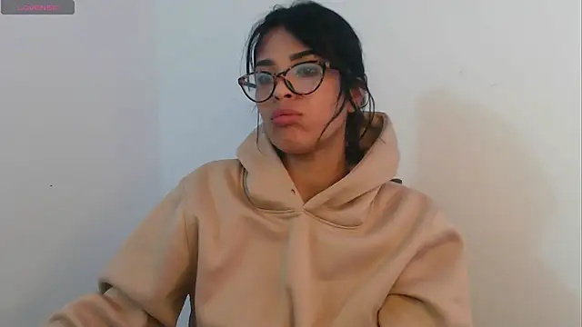 Snapshot of AlessiaVal_ chatting on February 2025 10:08:02 PM AlessiaVal online show from February 2025 10:08:02 PM