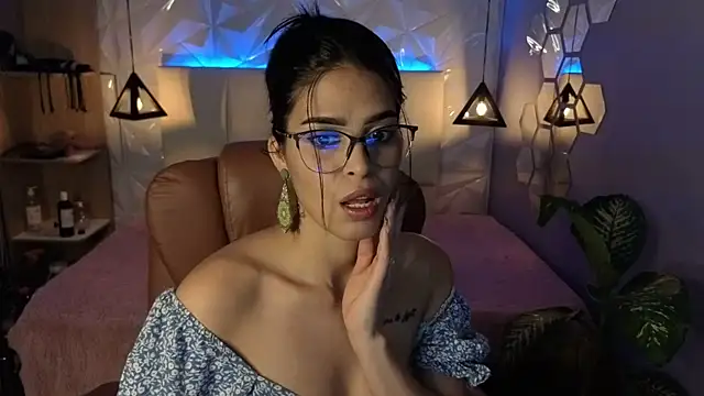 Snapshot of AlessiaVal_ chatting on November 2025 02:27:02 PM AlessiaVal online show from November 2025 02:27:02 PM