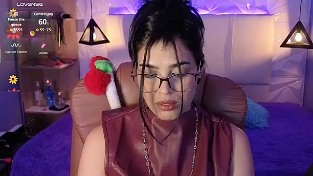 Snapshot of AlessiaVal_ chatting on December 2025 08:05:02 PM AlessiaVal online show from December 2025 08:05:02 PM