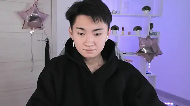 Miram Yu online show from December 2024 02:44:01 PM