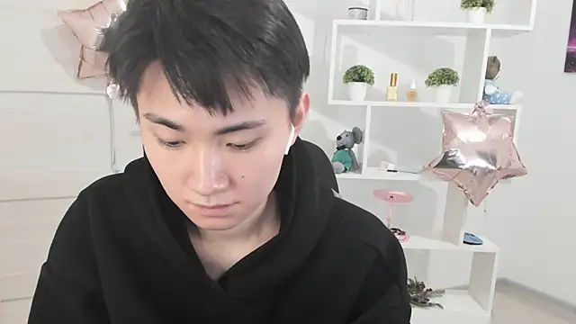 Miram Yu online show from December 2024 12:12:02 AM