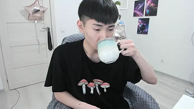 Miram Yu online show from March 2025 10:59:01 PM