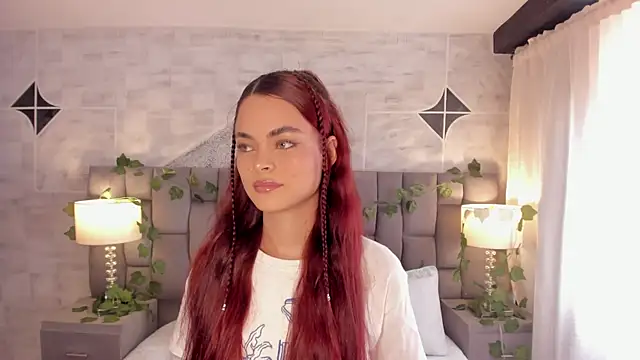 Snapshot of HannaRhodes chatting on January 2025 03:41:01 PM HannaRhodes online show from January 2025 03:41:01 PM