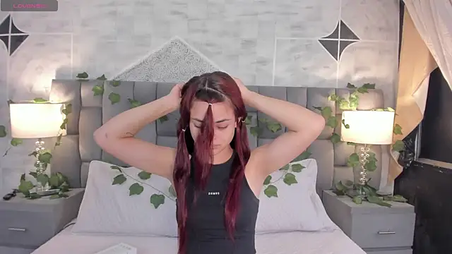 Snapshot of HannaRhodes chatting on January 2025 01:09:01 PM HannaRhodes online show from January 2025 01:09:01 PM