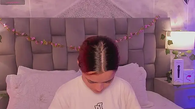 Snapshot of HannaRhodes chatting on February 2025 02:00:02 PM HannaRhodes online show from February 2025 02:00:02 PM