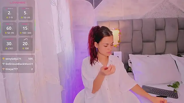 Snapshot of HannaRhodes chatting on March 2025 01:56:02 PM HannaRhodes online show from March 2025 01:56:02 PM