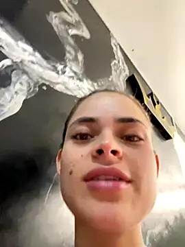 Snapshot of HannaRhodes chatting on September 2025 02:38:01 PM HannaRhodes online show from September 2025 02:38:01 PM