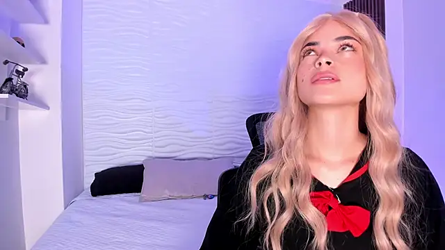 Snapshot of HannaRhodes chatting on September 2025 02:19:01 PM HannaRhodes online show from September 2025 02:19:01 PM