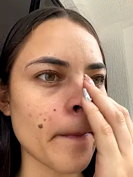 Snapshot of HannaRhodes chatting on October 2025 01:42:02 PM HannaRhodes online show from October 2025 01:42:02 PM