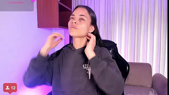 Snapshot of HannaRhodes chatting on November 2025 02:18:02 PM HannaRhodes online show from November 2025 02:18:02 PM