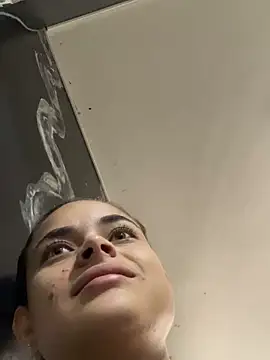 Snapshot of HannaRhodes chatting on November 2025 01:10:02 PM HannaRhodes online show from November 2025 01:10:02 PM