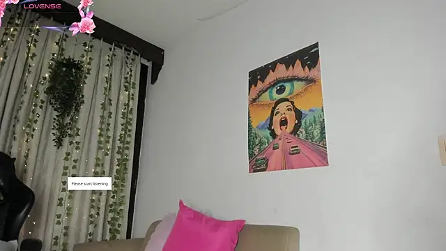 Snapshot of HannaRhodes chatting on November 2025 11:20:01 AM HannaRhodes online show from November 2025 11:20:01 AM