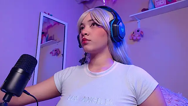 MadelineBenet online show from October 2025 03:48:02 AM