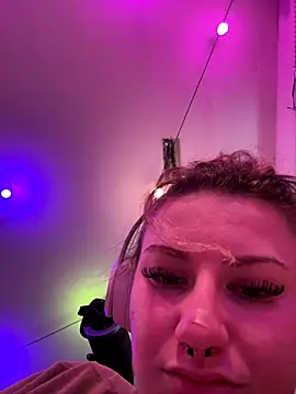 sluttysmiley online show from December 2025 06:06:01 PM