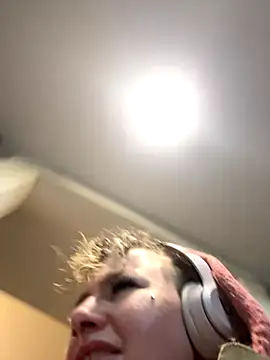 sluttysmiley online show from December 2025 08:41:02 AM