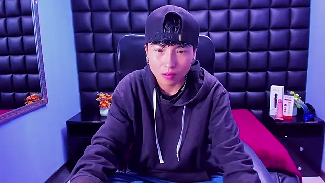 Im Mathias online show from October 2025 02:14:01 PM