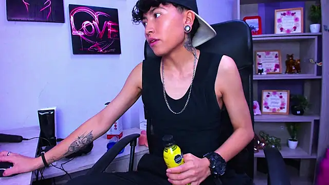 Im Mathias online show from October 2025 03:42:02 AM