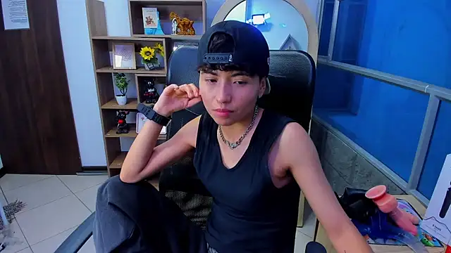 Im Mathias online show from November 2025 12:42:01 PM