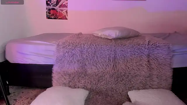 Snapshot of Luna-Chann chatting on October 2025 08:32:01 PM Luna-Chann online show from October 2025 08:32:01 PM