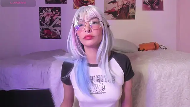 Snapshot of Luna-Chann chatting on November 2025 08:52:02 PM Luna-Chann online show from November 2025 08:52:02 PM