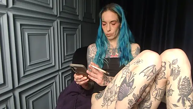 Snapshot of RavenryderUK chatting on May 2026 09:17:01 AM RavenryderUK online show from May 2026 09:17:01 AM