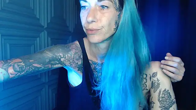Snapshot of RavenryderUK chatting on July 2026 08:55:01 PM RavenryderUK online show from July 2026 08:55:01 PM
