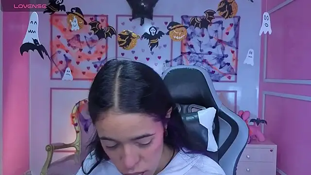 stephania t online show from October 2025 11:44:02 AM