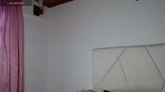 julz 03 online show from October 2025 12:18:02 PM