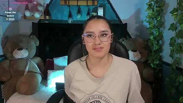  Sophie  miller online show from March 2025 07:27:02 PM