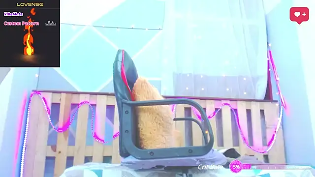 Snapshot of Michellcockxxx chatting on February 2025 05:54:02 AM Michellcockxxx online show from February 2025 05:54:02 AM