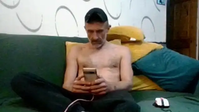 Snapshot of unclestefansdick chatting on October 2025 04:24:02 PM unclestefansdick online show from October 2025 04:24:02 PM