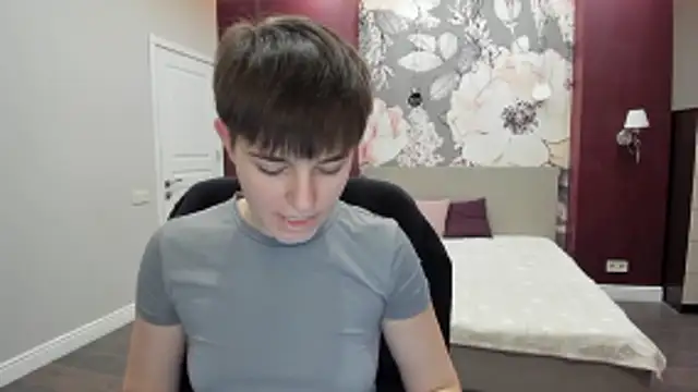 EmiliaYours online show from January 2026 03:50:02 PM