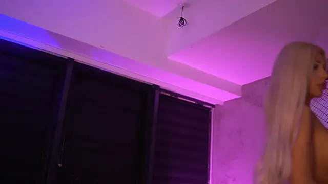 Candy Ivy online show from November 2025 06:19:02 PM