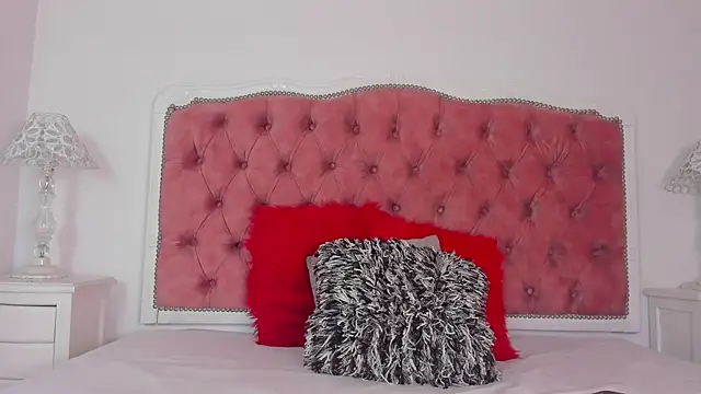 Snapshot of amberlitle chatting on October 2025 12:47:01 PM amberlitle online show from October 2025 12:47:01 PM