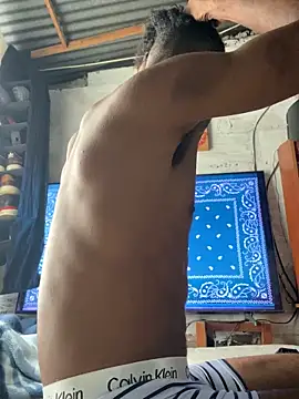 Snapshot of ElNegroRony chatting on January 2025 05:16:01 PM ElNegroRony online show from January 2025 05:16:01 PM