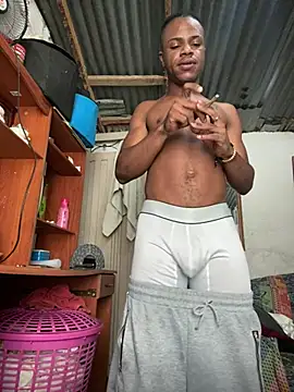 Snapshot of ElNegroRony chatting on February 2025 07:18:02 PM ElNegroRony online show from February 2025 07:18:02 PM