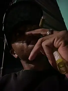 Snapshot of ElNegroRony chatting on March 2025 05:10:02 AM ElNegroRony online show from March 2025 05:10:02 AM