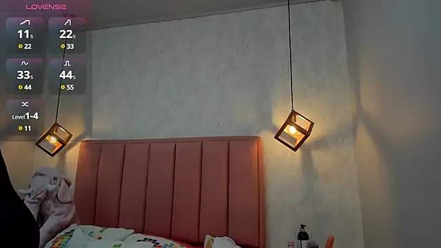 MAYROBERTSS online show from January 2025 12:24:02 PM