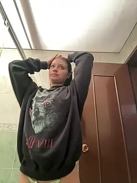 Kyna euphoria online show from January 2025 02:41:02 PM