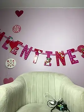 Kyna euphoria online show from February 2025 09:01:01 PM