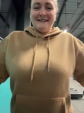 Snapshot of BustyBonnieUK chatting on January 2025 09:47:02 PM BustyBonnieUK online show from January 2025 09:47:02 PM